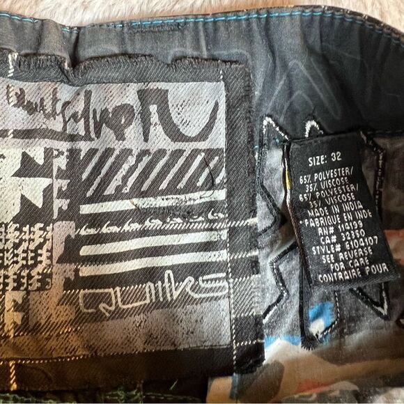 Quicksilver Plaid Print Embroidered Logo Bermuda Shorts Size 32 - Picture 12 of 12